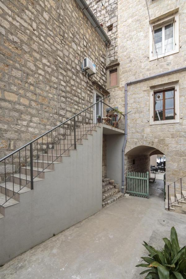 Apartment Filomena In The Center Komiza Luaran gambar