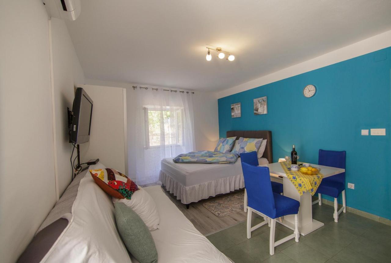 Apartment Filomena In The Center Komiza Luaran gambar