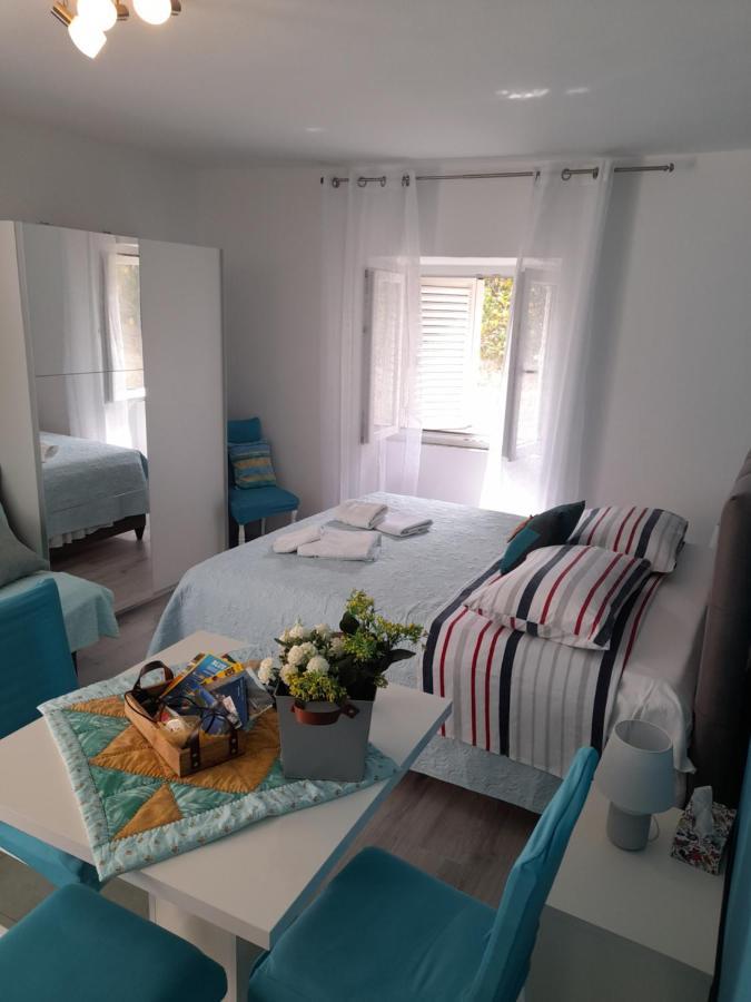 Apartment Filomena In The Center Komiza Luaran gambar